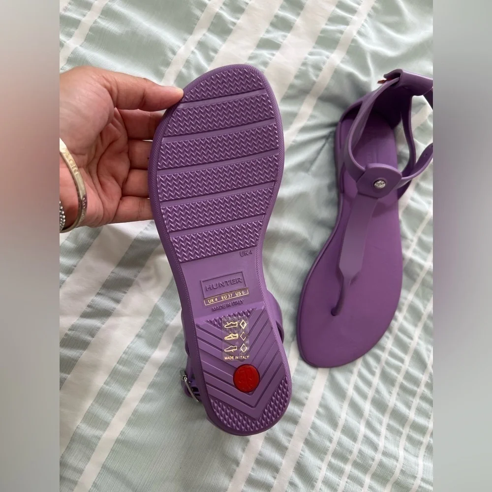 Hunter Women's Jelly thong sandals size 6